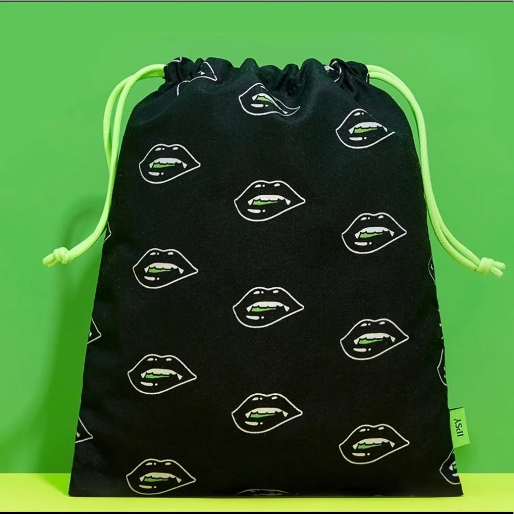 Ipsy ‘Fangs Out’ Glam Cosmetic Drawstring Pouch Bag